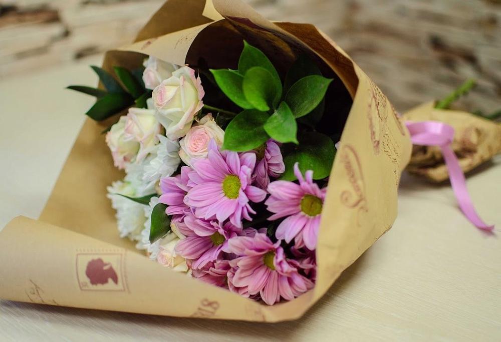 Букет цветов из: Розы и Хризантемы в Куршаве