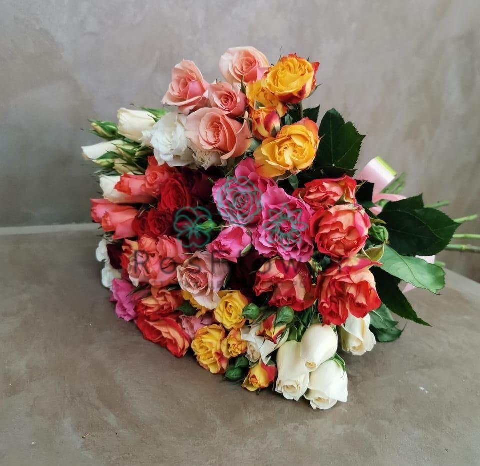 Букет цветов из: Розы в Куршаве