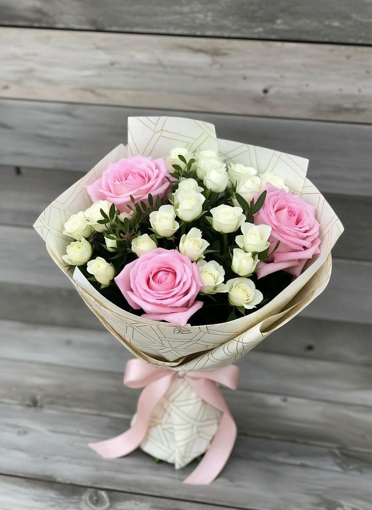 Букет цветов из: Розы в Куршаве