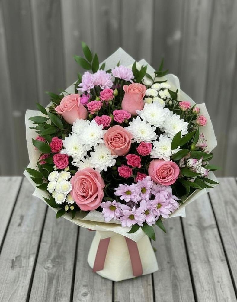 Букет цветов из: Альстромерии, Гвоздики, Розы и Хризантемы в Куршаве