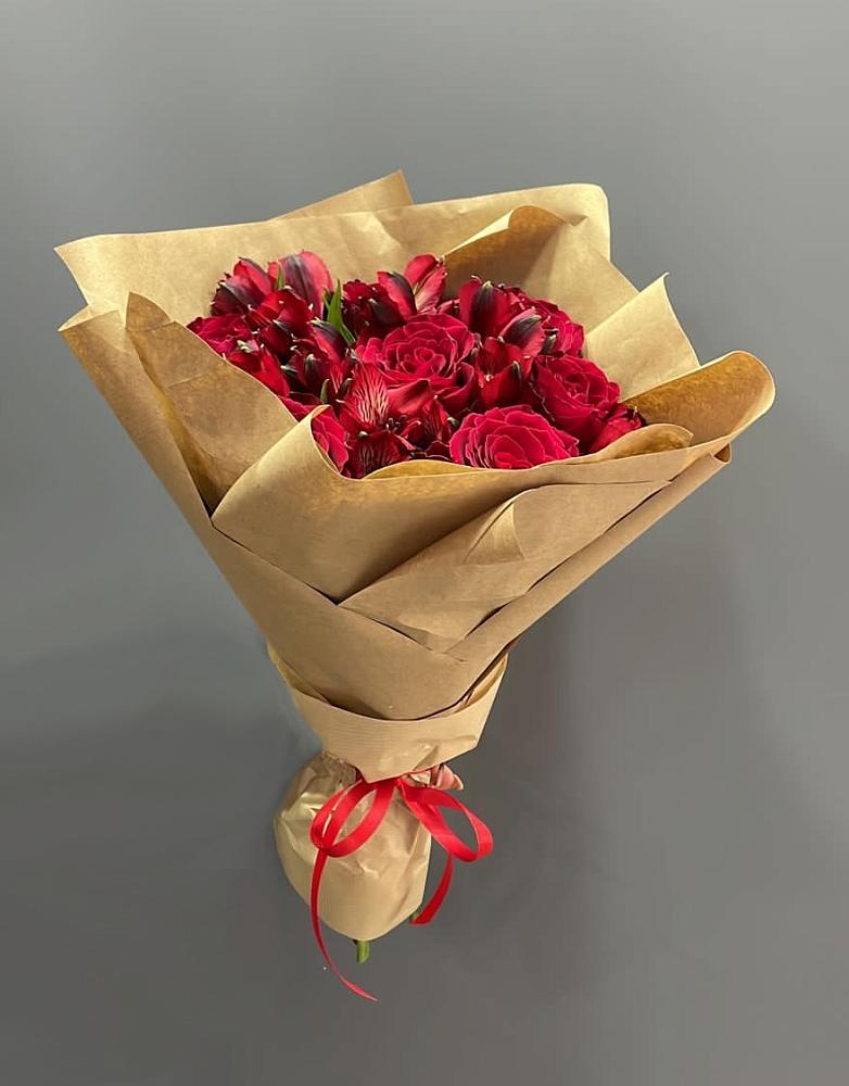 Букет цветов из: Альстромерии и Розы в Куршаве