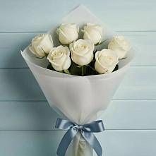 Букет 7 Белых роз Эдлесс Лав в Куршаве