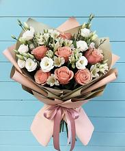 Букет цветов из:  Розы, Альстромерии и Лизиантусы в Куршаве