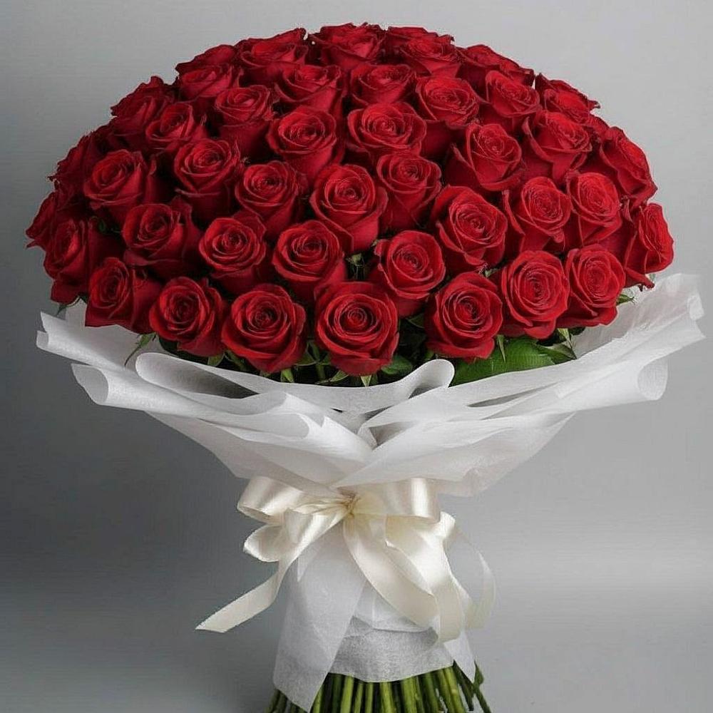 Букет 101 Красная роза Блэк Мэджик в Куршаве