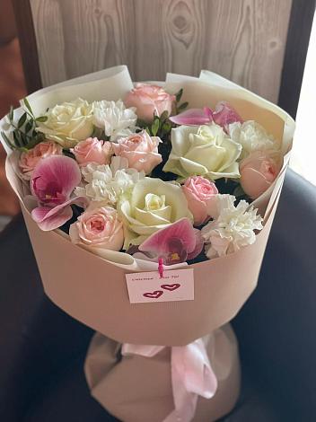 Букет цветов из: Орхидеи, Розы и Гвоздики в Куршаве