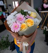 Букет цветов из:  Герберы, Розы и Хризантемы в Куршаве