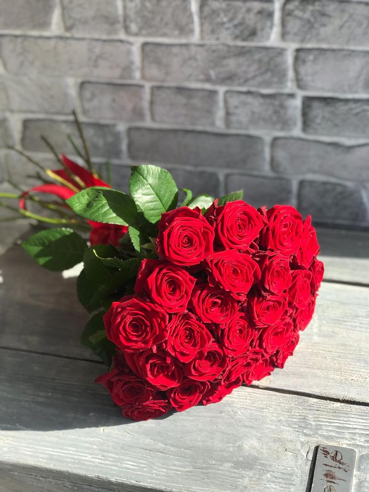 Букет Красные розы Фридом в Куршаве