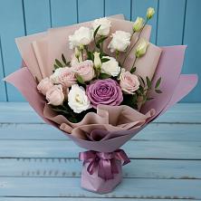 Букет цветов из:  Розы и Лизиантусы в Куршаве