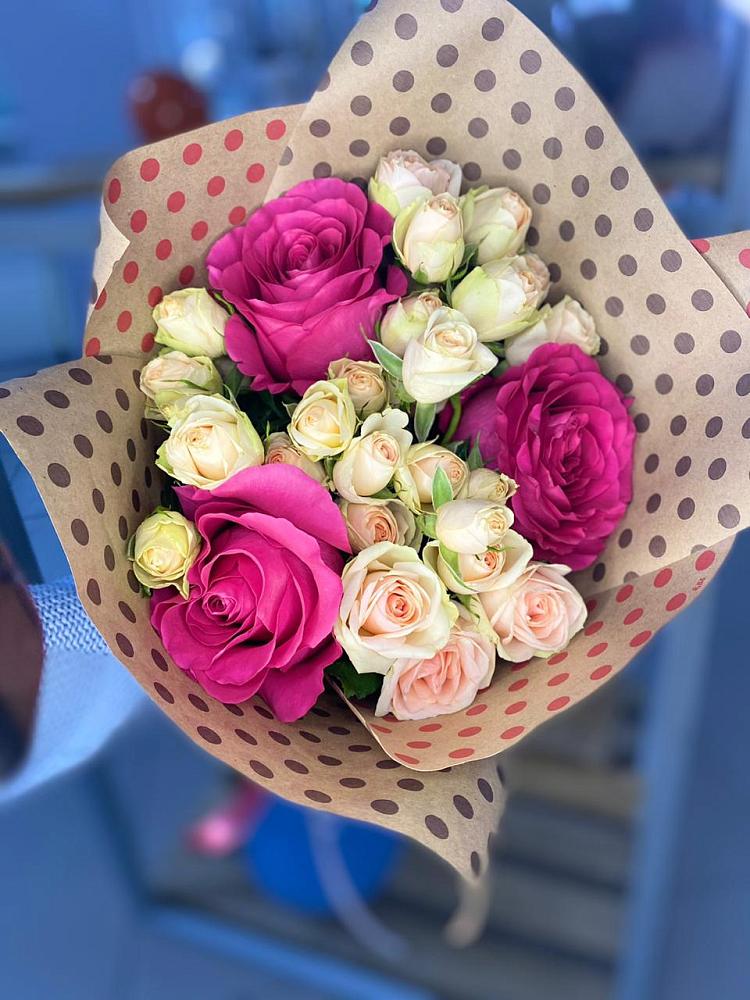 Букет цветов из: Розы в Куршаве