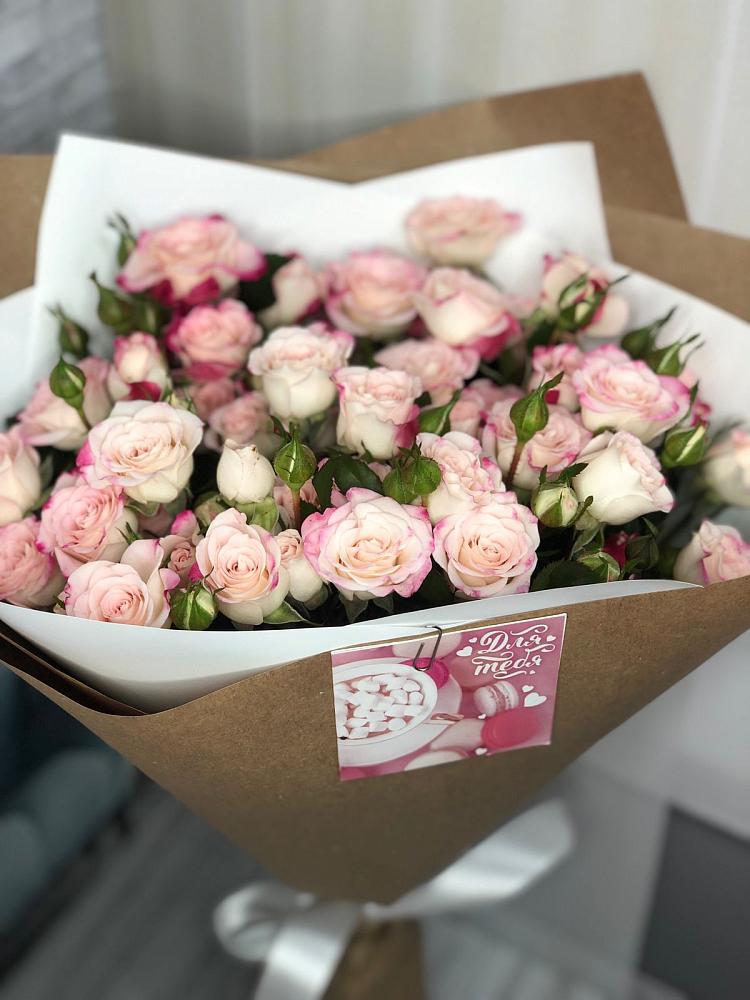 Букет цветов из: Розы в Куршаве