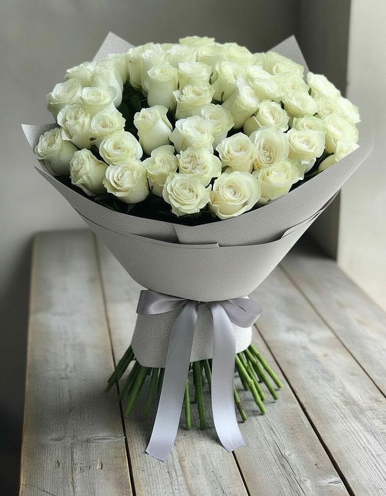 Букет 35 Белых роз в Куршаве