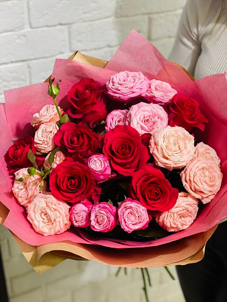 Букет цветов из: Розы в Куршаве