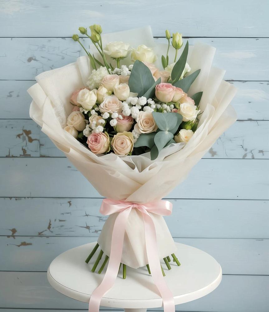 Букет цветов из: Розы и Лизиантусы в Куршаве