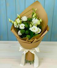 Букет цветов из:  Хризантемы и Лизиантусы в Куршаве