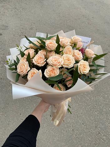 Букет Кремовые розы Латте в Куршаве