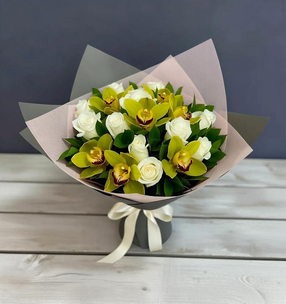 Букет цветов из: Орхидеи и Розы в Куршаве