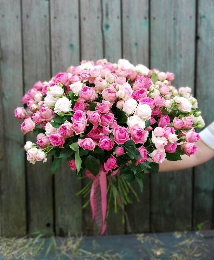 Букет Розовые кустовые розы Натали и Лав Лидия в Куршаве