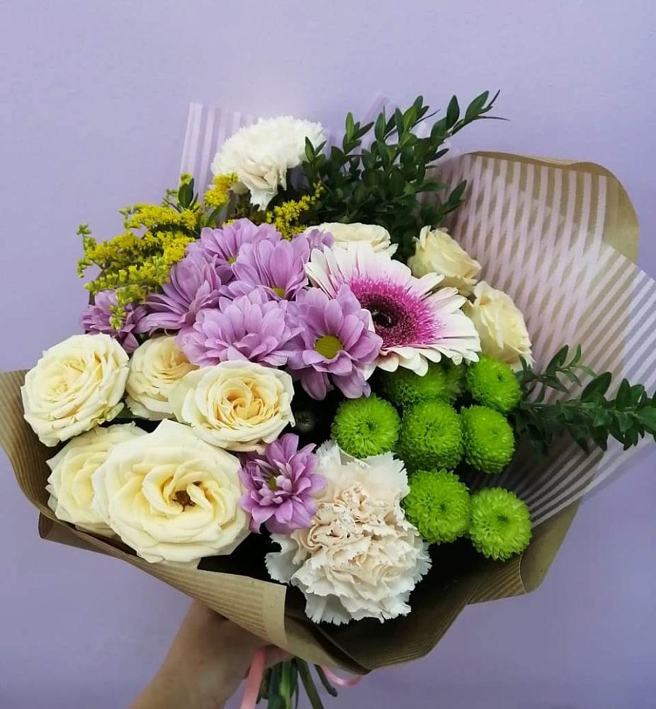 Букет цветов из: Хризантемы, Розы, Гвоздики и Герберы в Куршаве