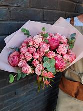 Букет розы в пальмах в Куршаве Букет цветов из: Розы в Куршаве
