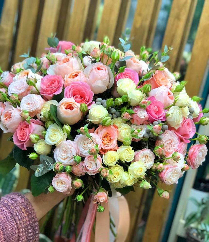 Букет цветов из: Розы в Куршаве