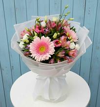 Букет цветов из:  Герберы, Альстромерии и Лизиантусы в Куршаве