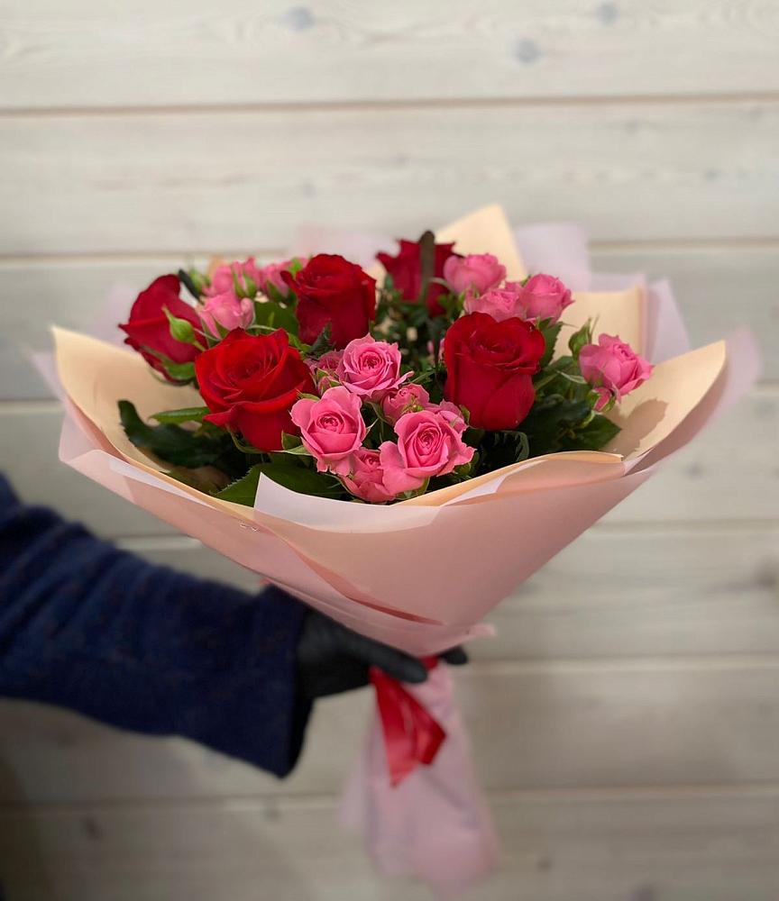 Букет цветов из: Розы в Куршаве