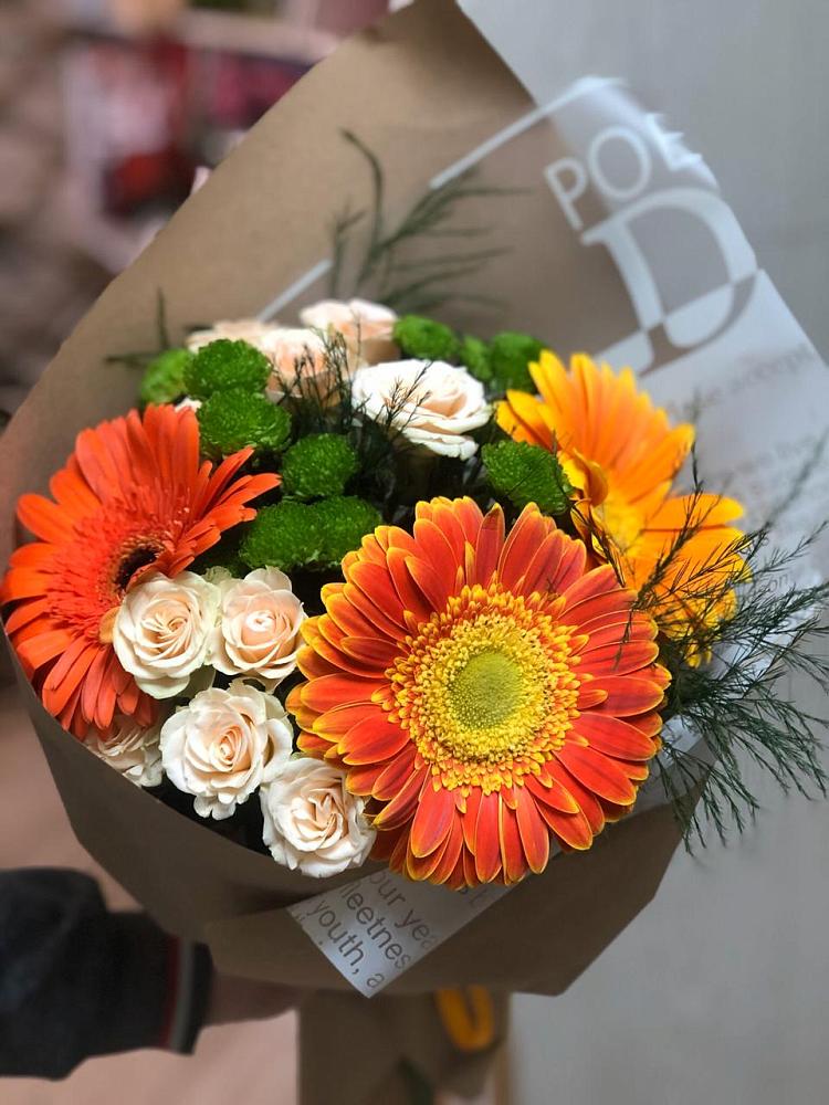Букет цветов из: Герберы, Хризантемы и Розы в Куршаве