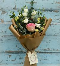 Букет цветов из:  Розы и Лизиантусы в Куршаве