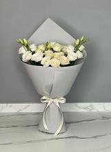 Букет цветов из:  Розы и Лизиантусы в Куршаве